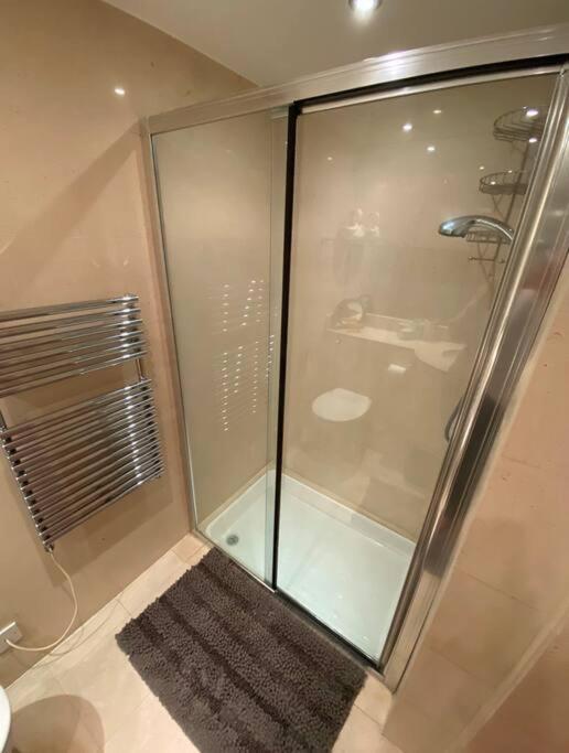 Spacious Flat In The Most Desirable Area Of London Eksteriør bilde